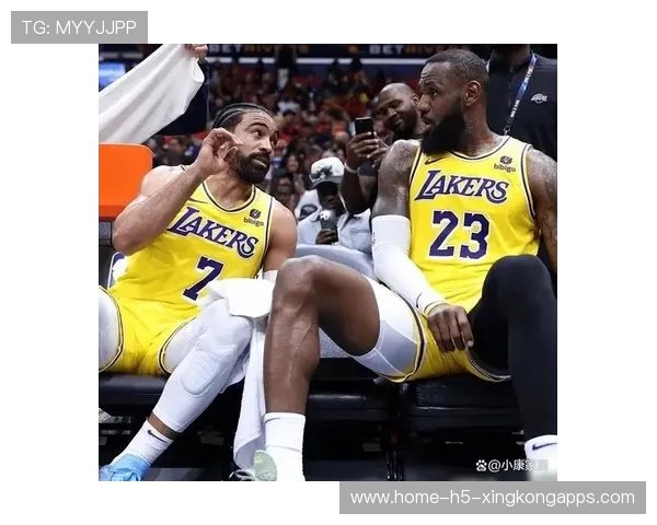 拒绝加盟，恭喜湖人！紫金军险些堕入深渊，詹姆斯第5冠机会来了
